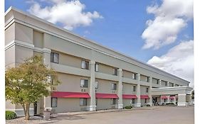 Baymont Inn & Suites Champaign